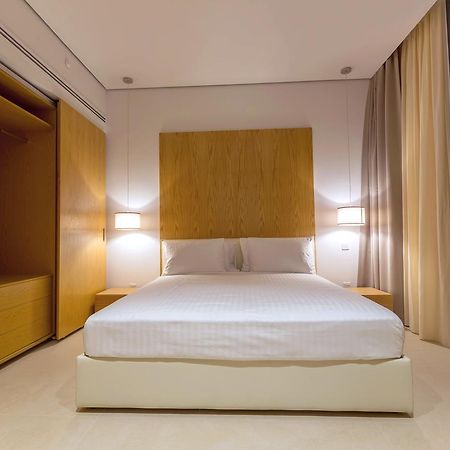 Delta Hotel Apartments Kuwait City Exterior photo A bedroom at the hotel