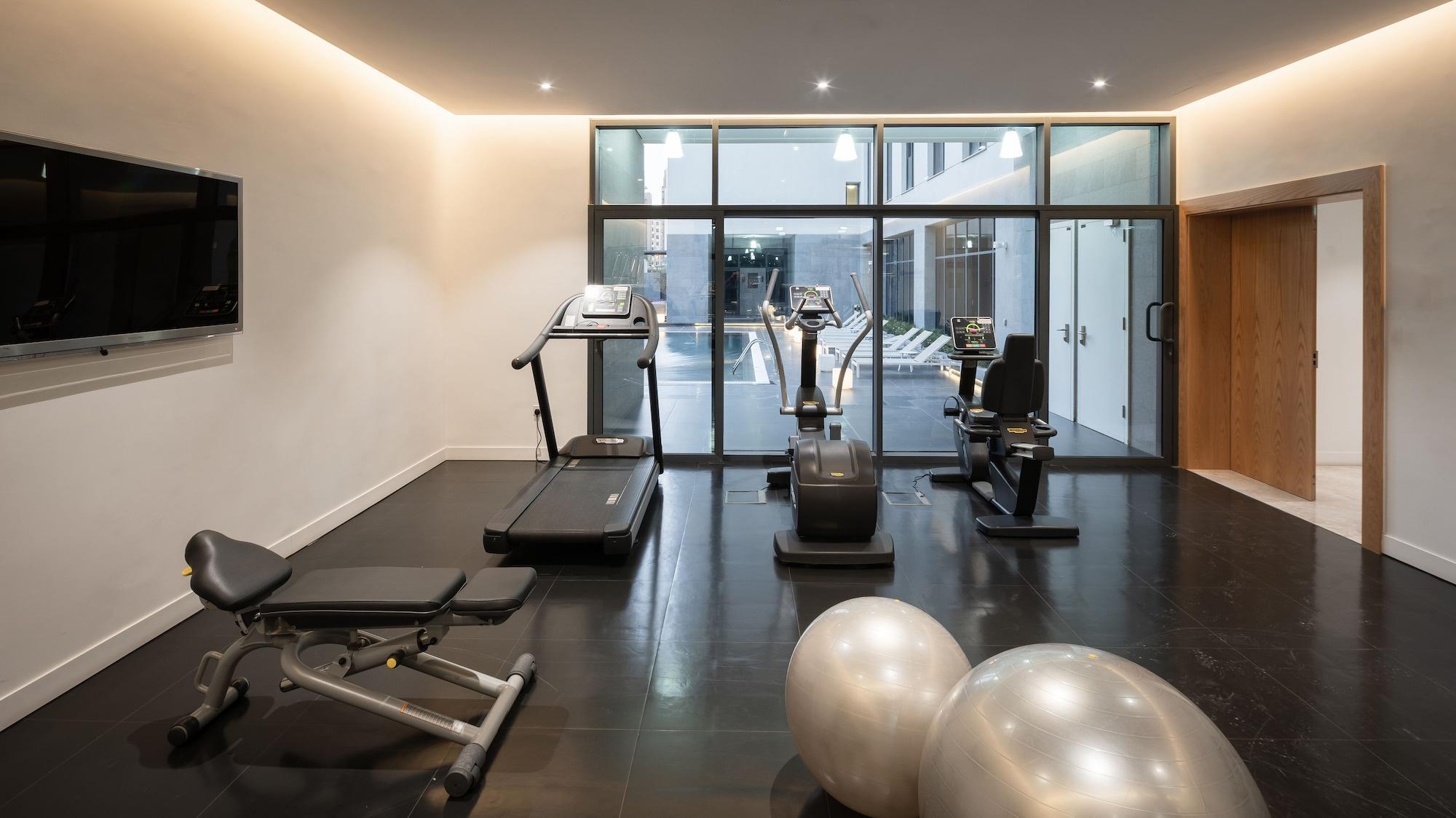 Delta Hotel Apartments Kuwait City Exterior photo The gym at The Dorchester