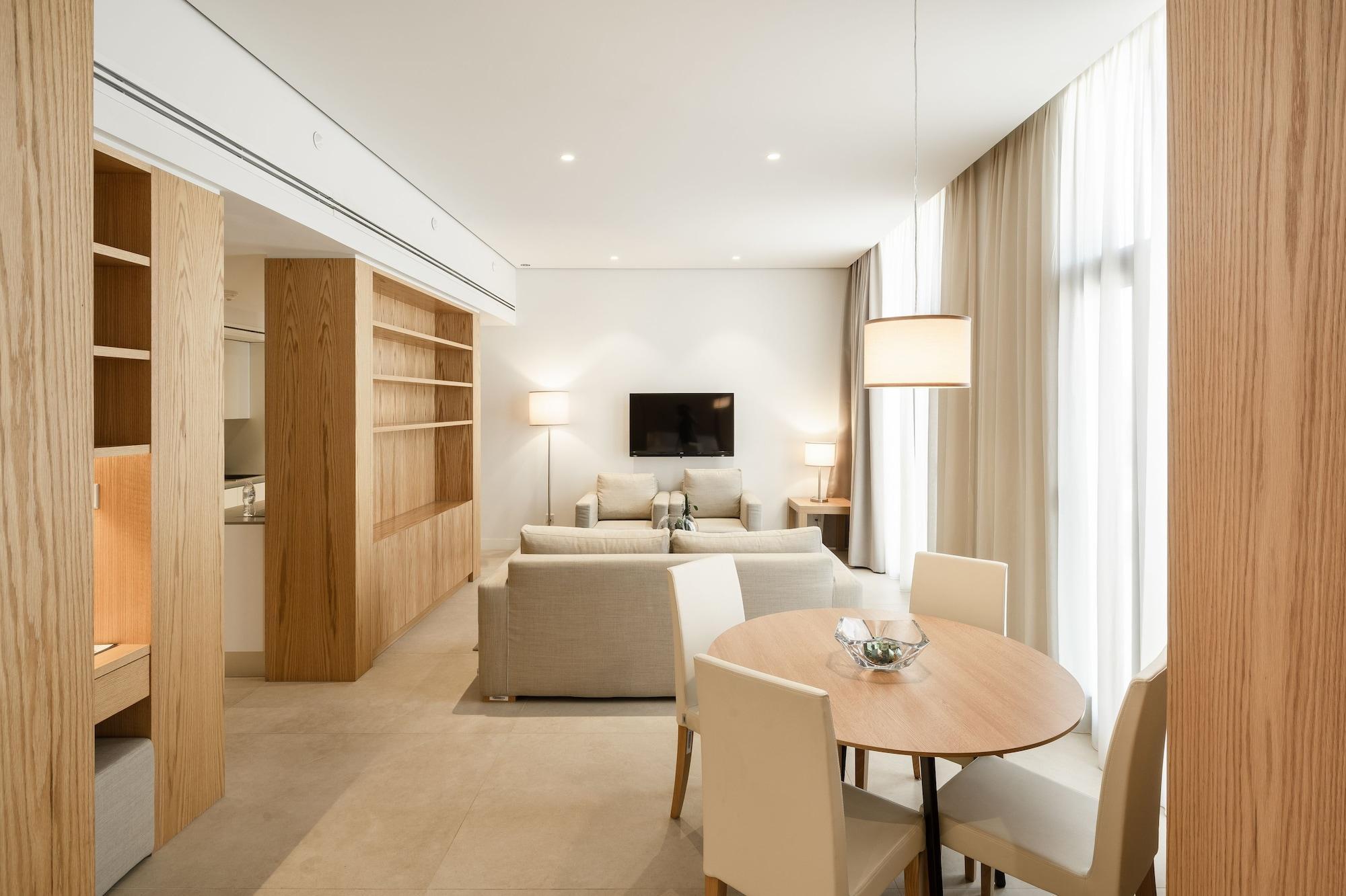 Delta Hotel Apartments Kuwait City Exterior photo A suite at the hotel