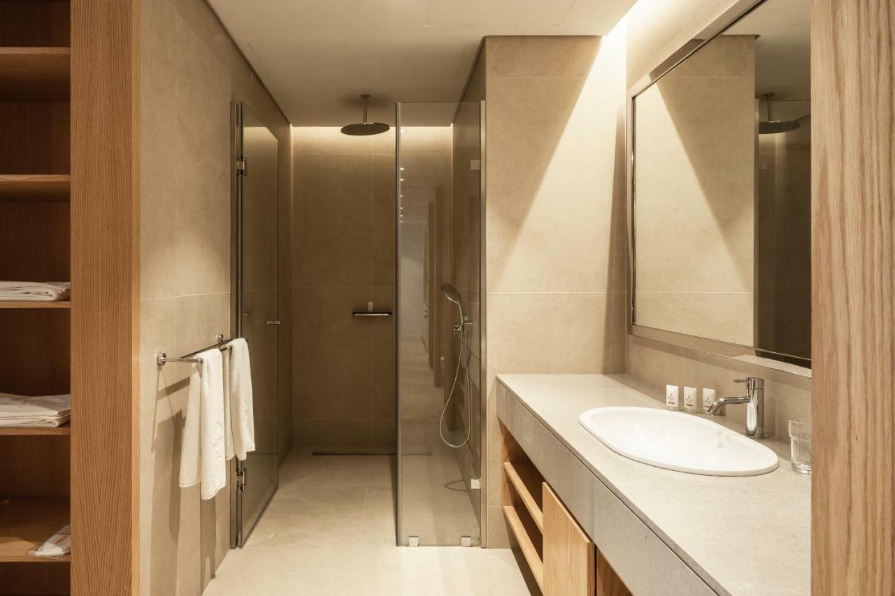 Delta Hotel Apartments Kuwait City Exterior photo Bathroom