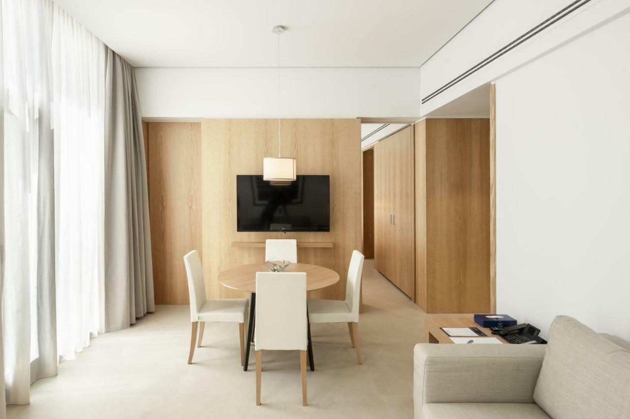 Delta Hotel Apartments Kuwait City Exterior photo A suite at the hotel